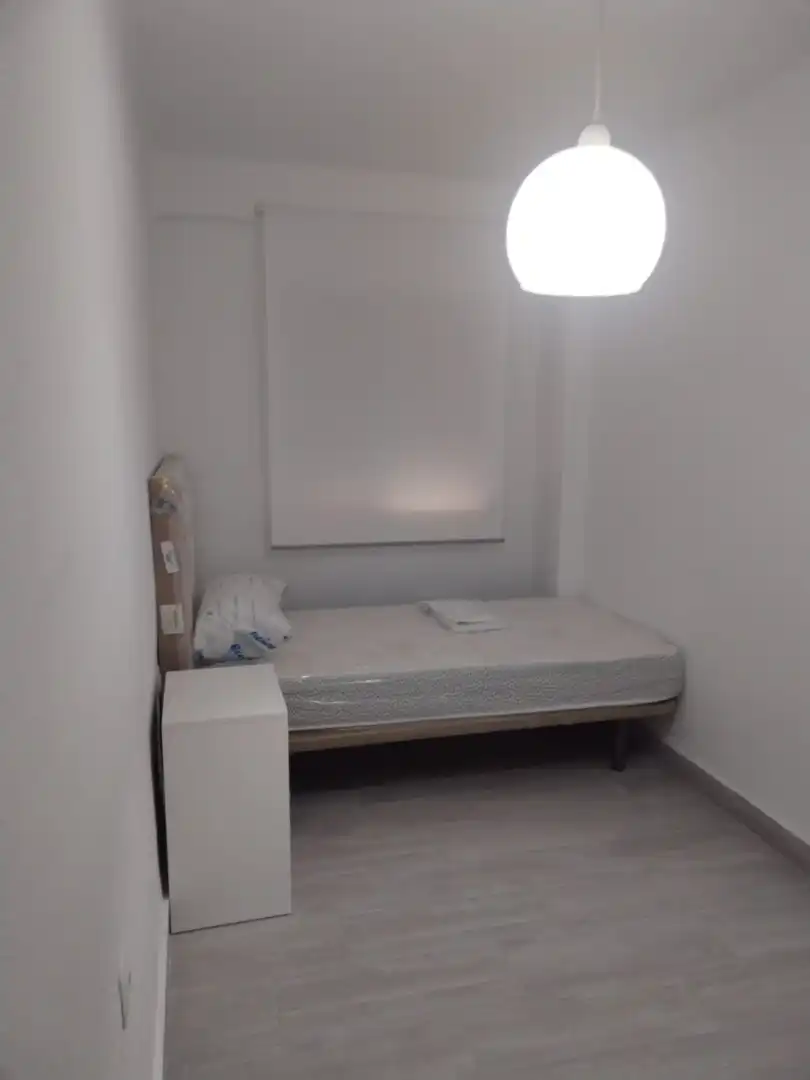 Habitación de Piso de alquiler en Huelva con Amueblado y Lavadora