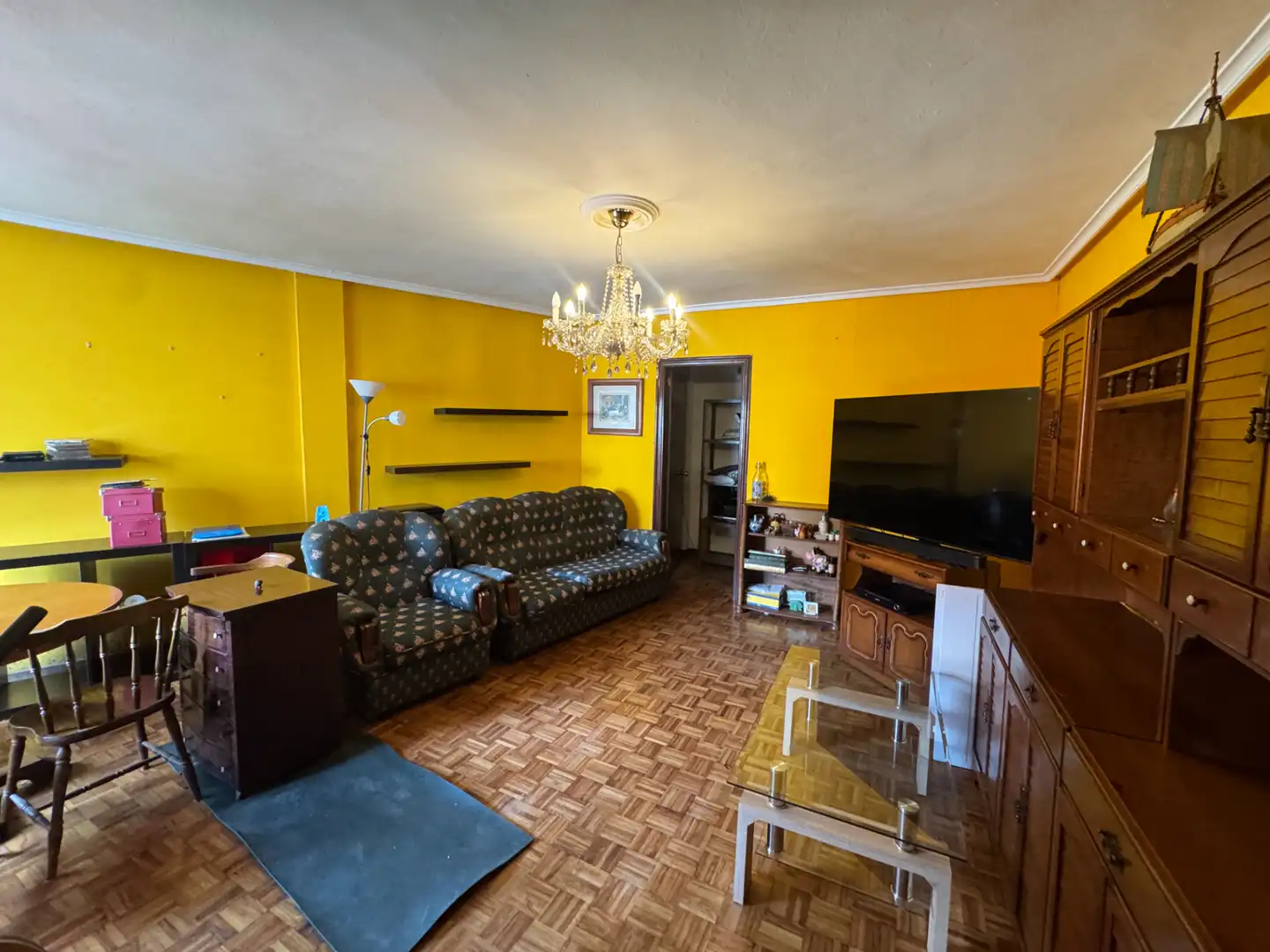 Sala d'estar de Pis en venda en Llanera amb Calefacció i Parquet