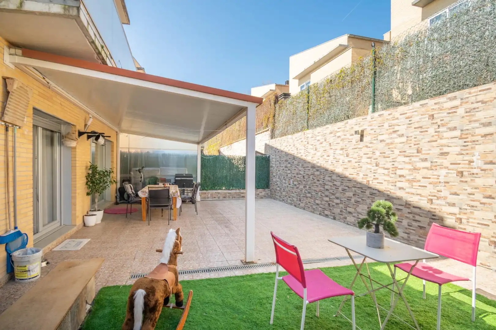 Terrassa de Casa adosada en venda en Beriáin amb Calefacció, Jardí privat i Terrassa