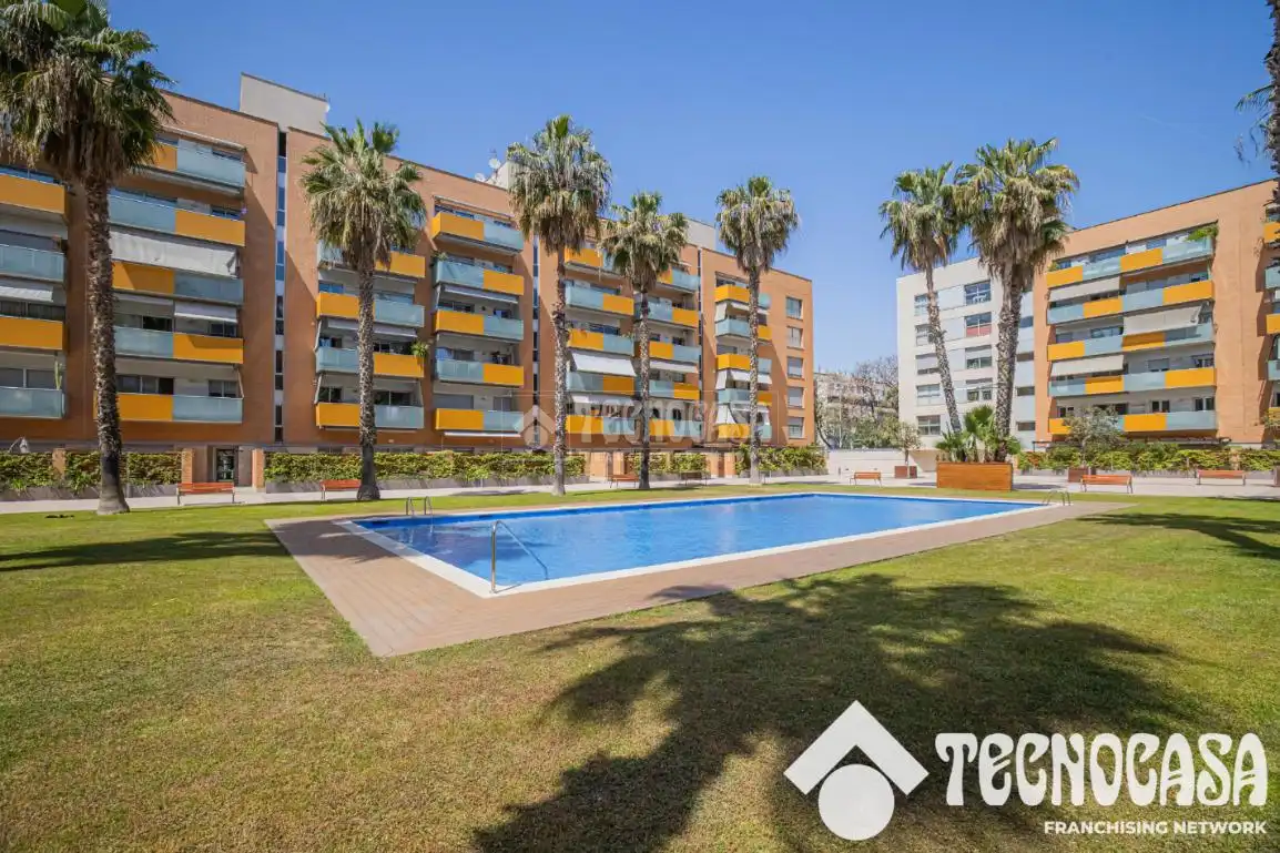 Außenansicht von Wohnung zum Verkauf in Barcelona mit Klimaanlage, Abstellraum und Balkon