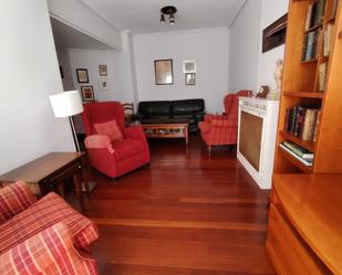 Sala d'estar de Pis en venda en Bilbao  amb Calefacció, Moblat i Forn