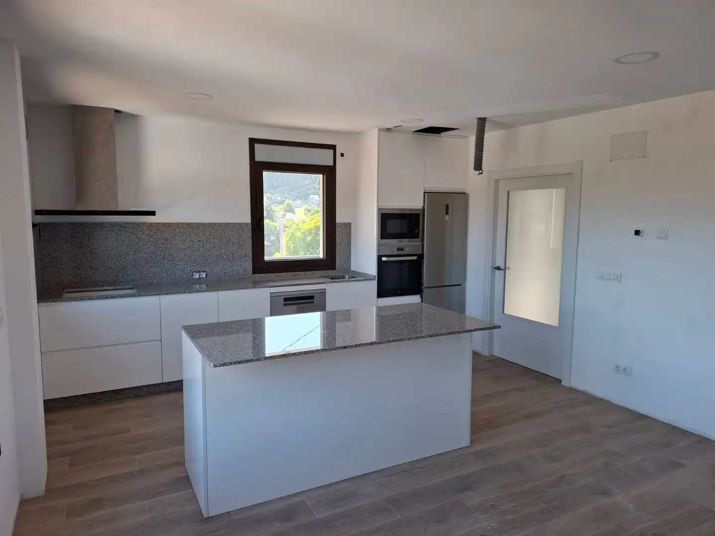 Cocina de Casa o chalet de alquiler en Santiago de Compostela  con Se aceptan mascotas