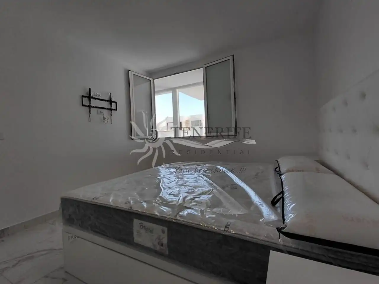 Habitación de Planta baja en venta en Arona con Aire acondicionado, Terraza y Amueblado