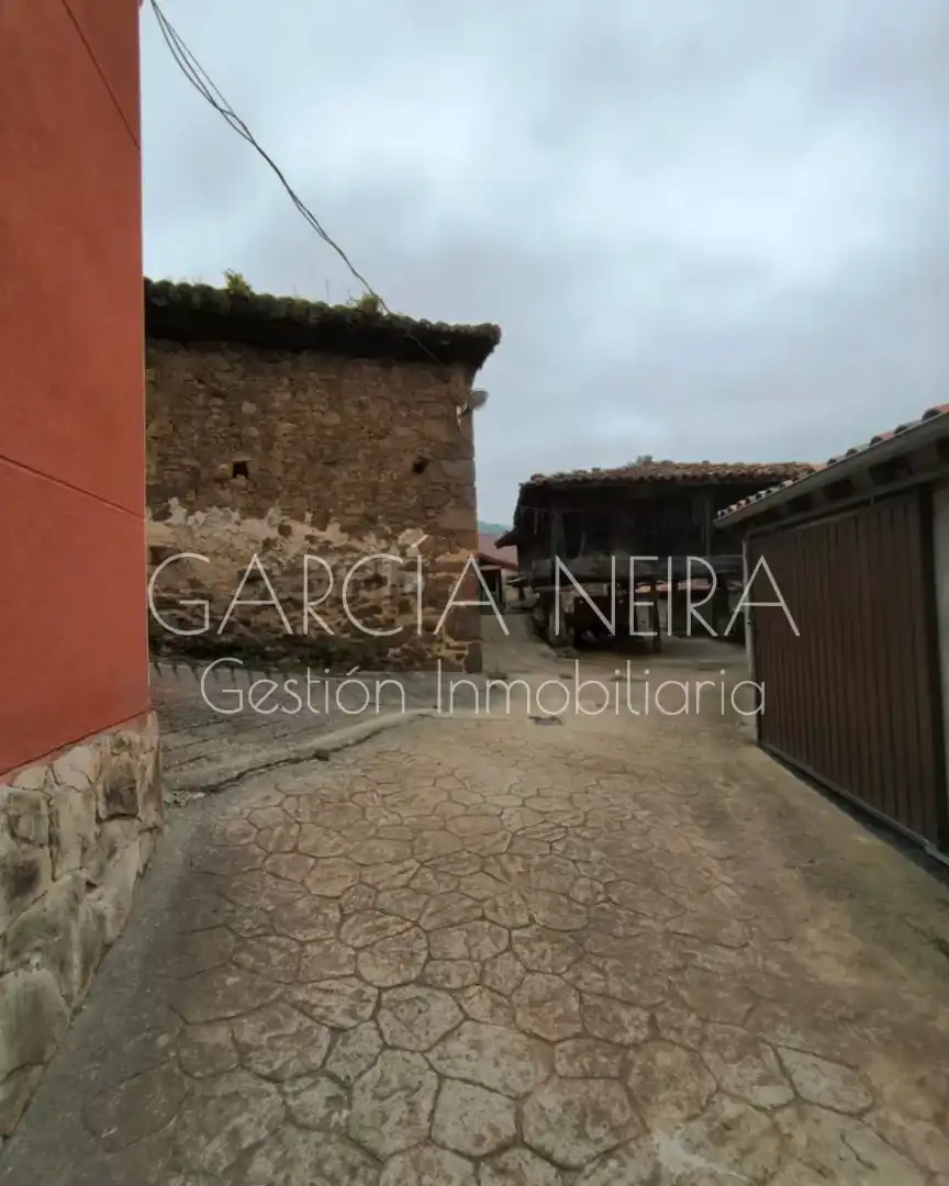 Casa adosada en venda en Riosa amb Calefacció, Parquet i Moblat