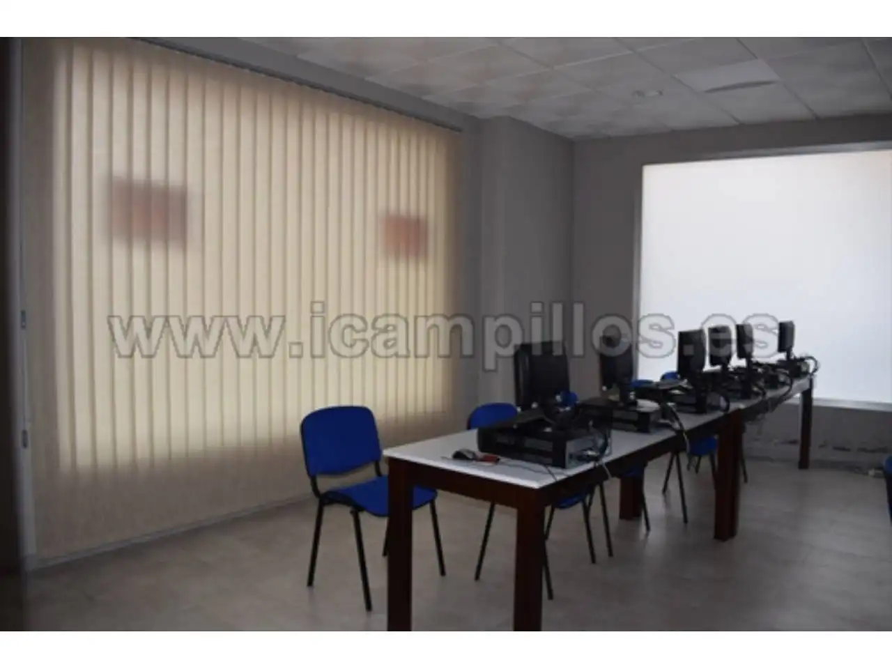 Local comercial en venda a Baena, imagen 2