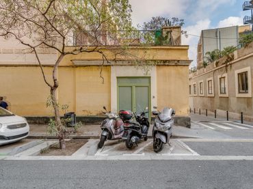 Local comercial en venda a Sants - Montjuïc