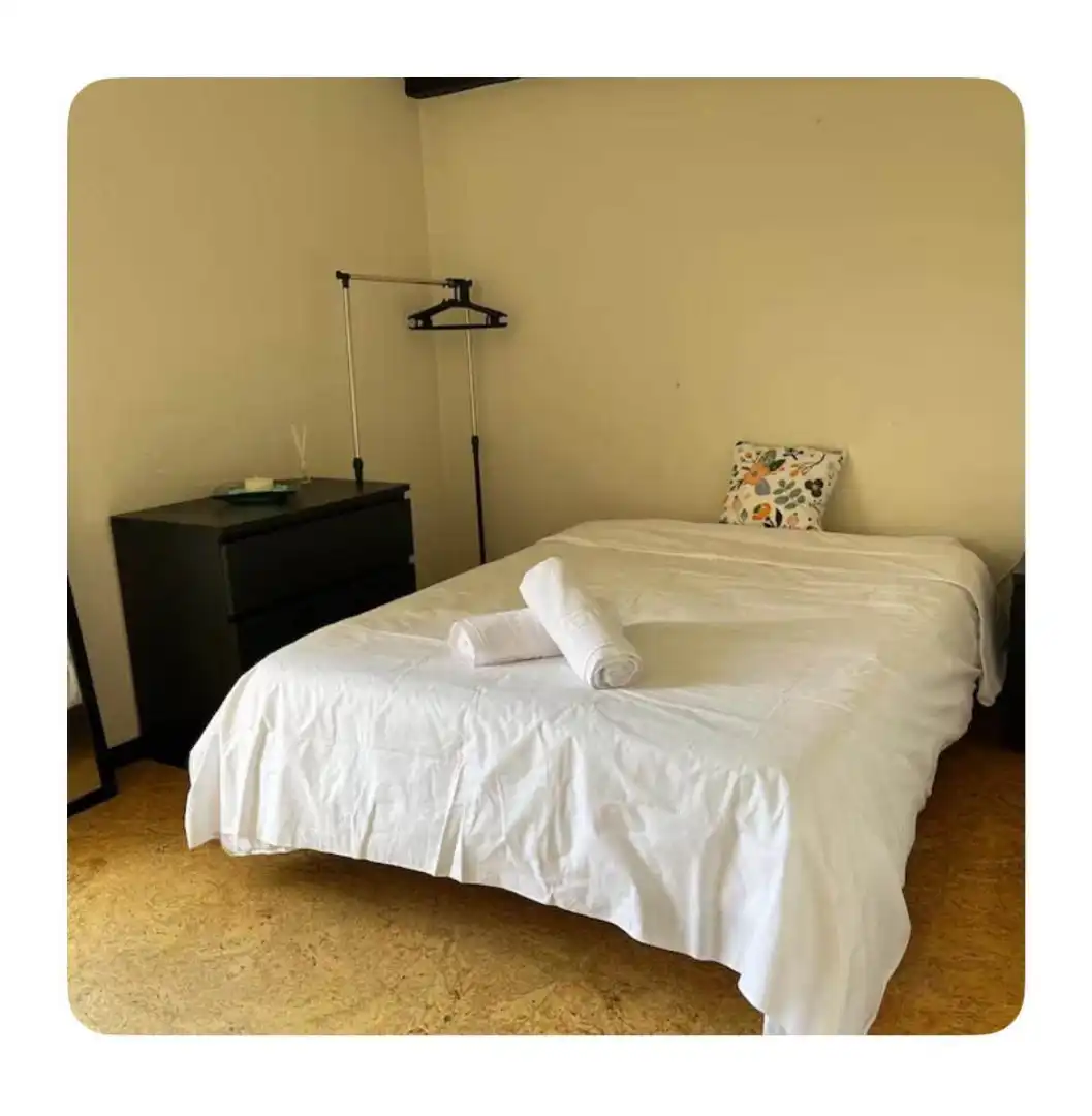 Habitación de Piso de alquiler en Torrelavega  con Calefacción, Parquet y Amueblado
