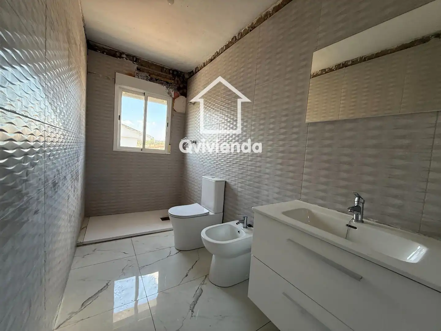 Baño de Casa adosada en venta en Palau-solità i Plegamans con Piscina