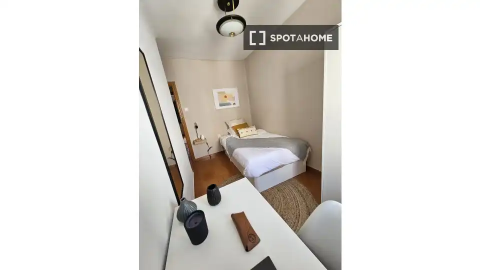 Habitación en Trinitat