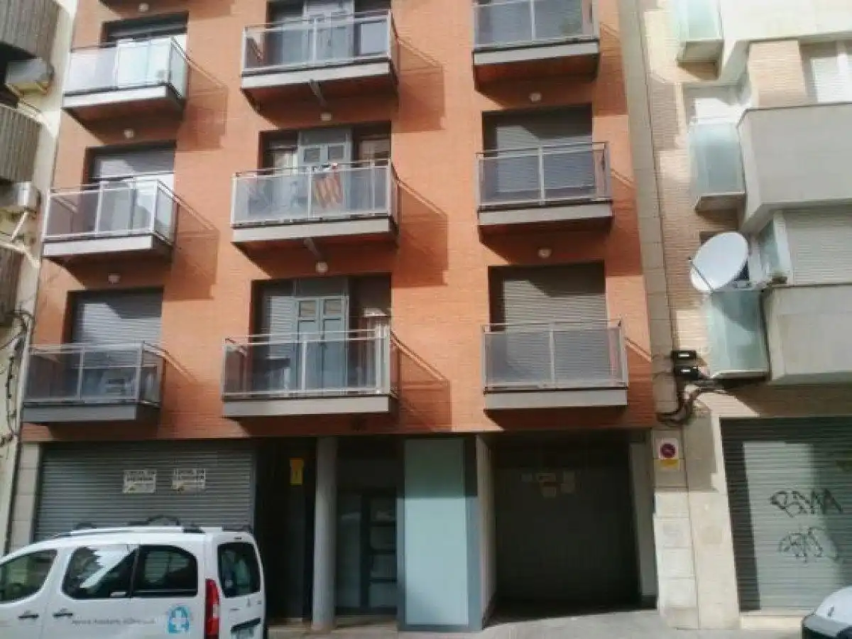 Individuale in affitto a Instituts - Universitat