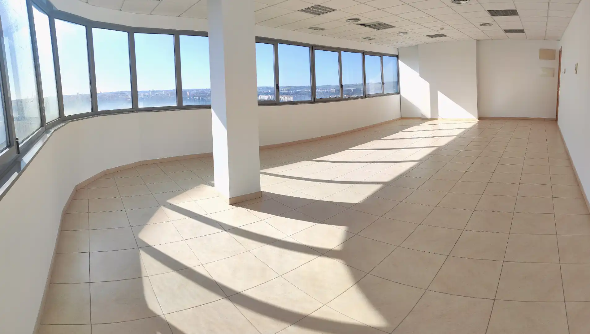 Oficina amb ascensor en venda a Norte