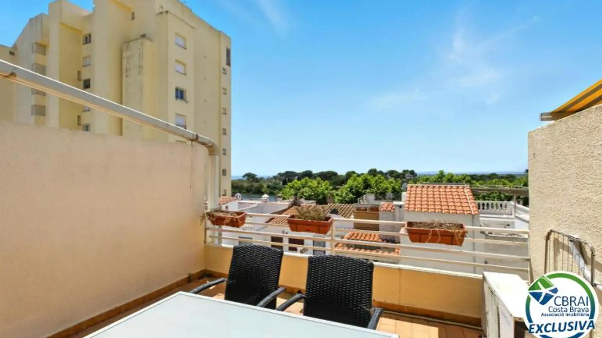 Terraza de Ático en venta en Empuriabrava con Calefacción, Jardín privado y Amueblado