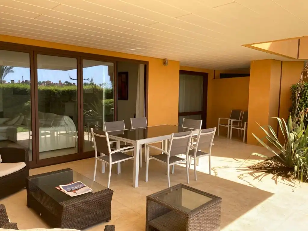 Terraza de Planta baja en venta en Sotogrande con Aire acondicionado, Terraza y Piscina