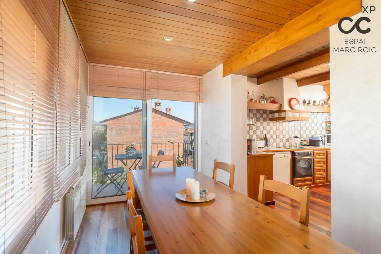 Cuina de Casa o xalet en venda en Olot amb Calefacció, Jardí privat i Parquet
