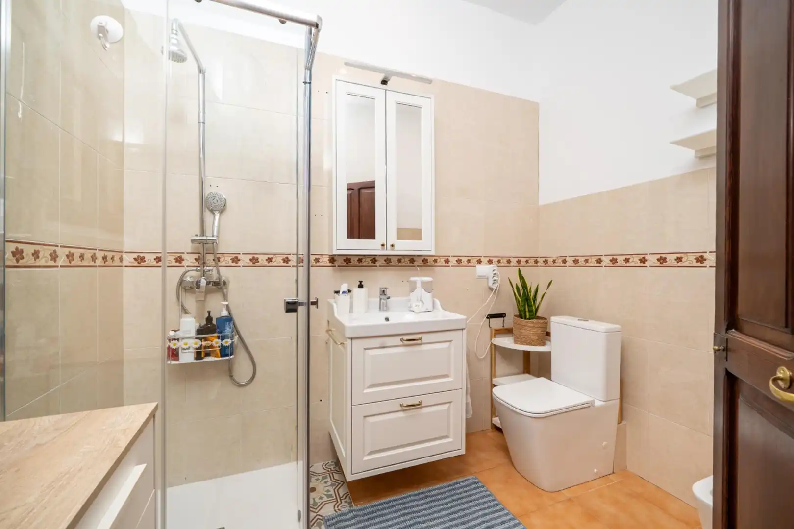 Bathroom of Flat for sale in  Palma de Mallorca  with Air Conditioner, Storage room and Balcony
