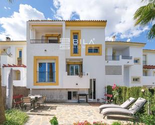 Vista exterior de Casa adosada en venda en Mijas amb Aire condicionat, Calefacció i Jardí privat