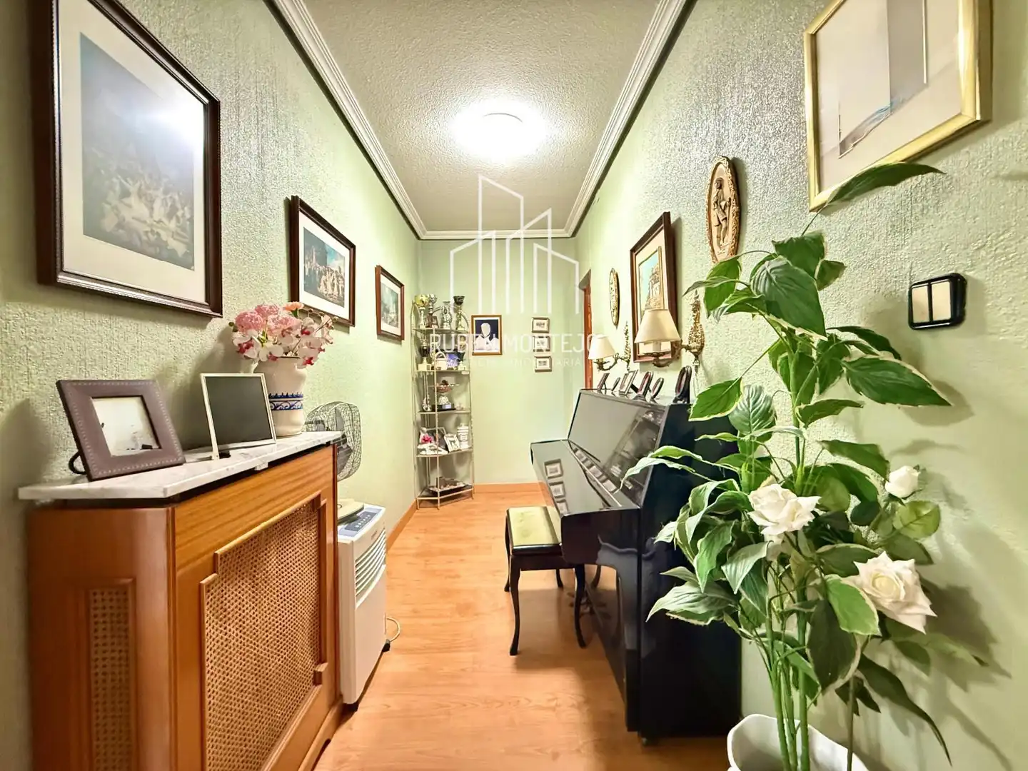 Einfamilien-Reihenhaus zur Miete in Salamanca mit Heizung, Terrasse und Abstellraum