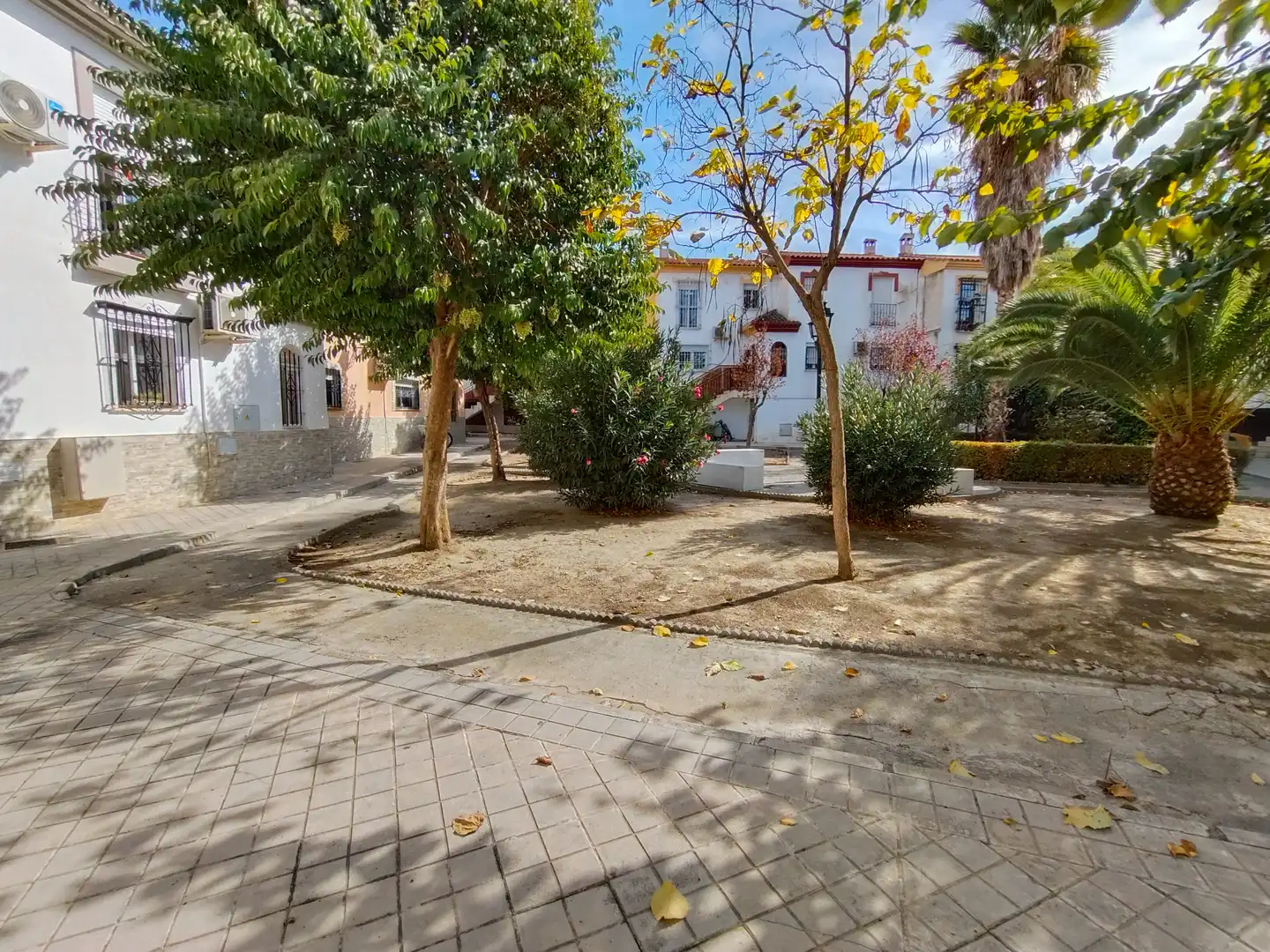 Vista exterior de Casa adosada en venta en Alhendín con Aire acondicionado, Amueblado y Balcón