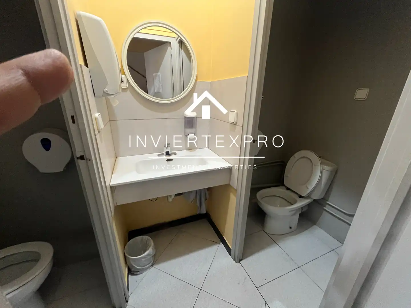 Business premises for transfer in Carrer dels Marquesos de Barberà, imagen 20