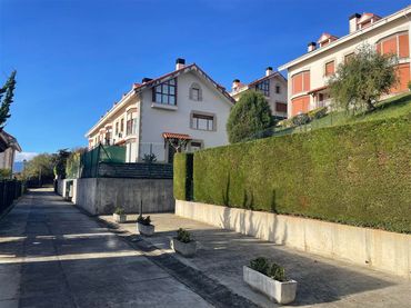 Dúplex en venta en Calle Río Deva 6