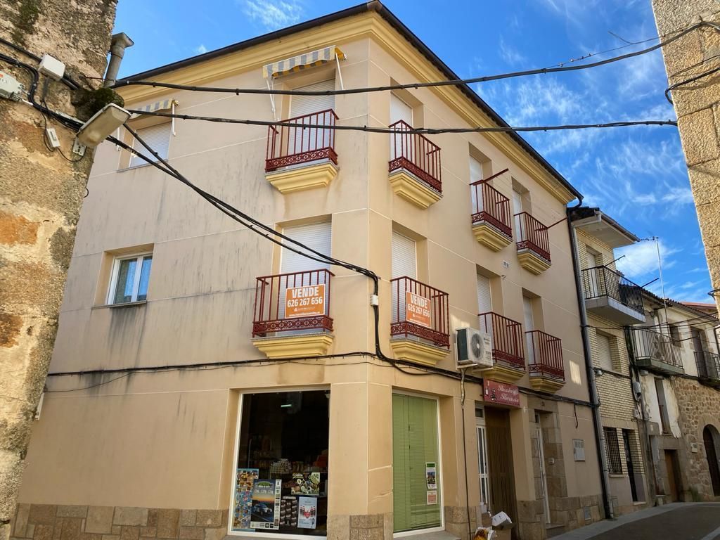 Vista exterior de Casa adosada en venta en Cilleros con Calefacción