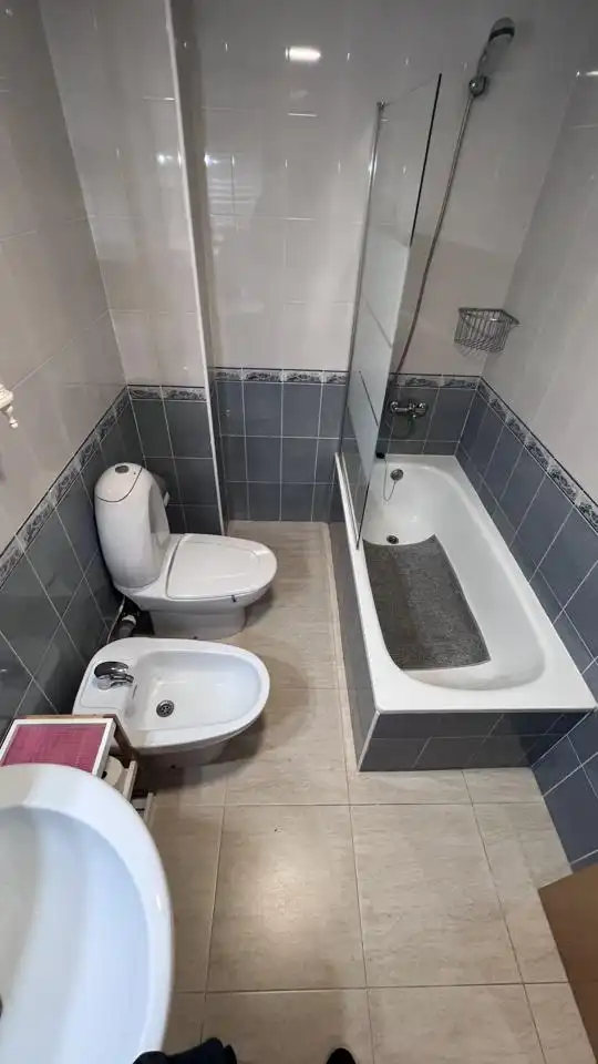 Badezimmer von Wohnung zum Verkauf in Torreblanca mit Klimaanlage, Terrasse und Möbliert