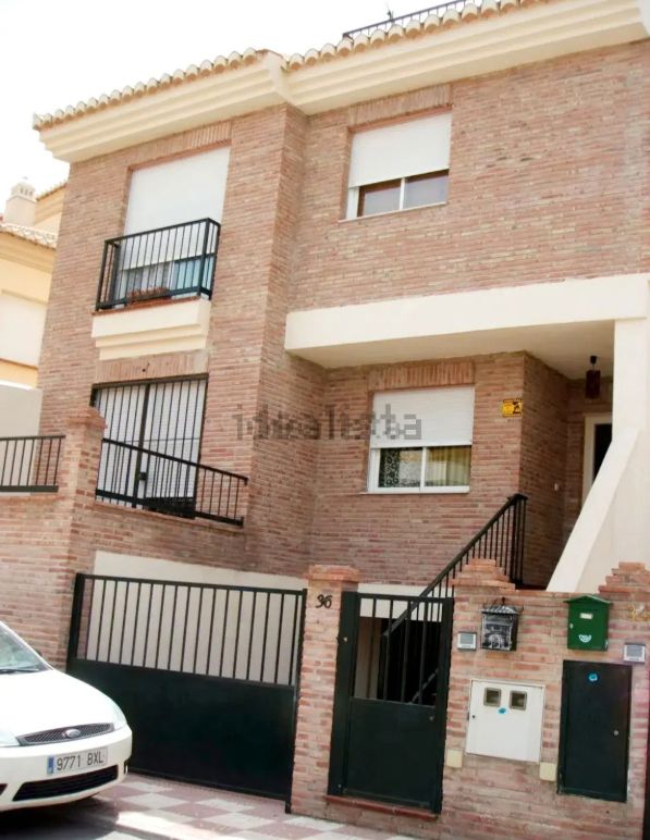 Vista exterior de Casa o xalet en venda en Cájar amb Jardí privat, Terrassa i Moblat