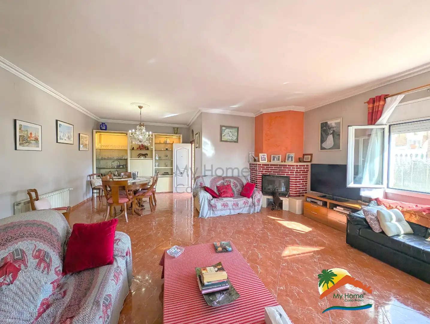Sala d'estar de Casa o xalet en venda en Lloret de Mar amb Calefacció, Jardí privat i Terrassa