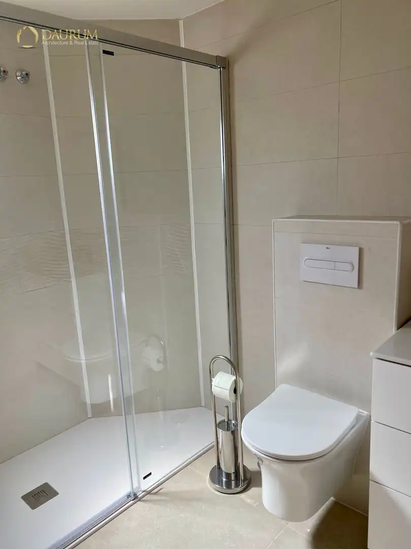 Appartamento con piscina in vendita a CALLE DE VIENA, 1, imagen 28