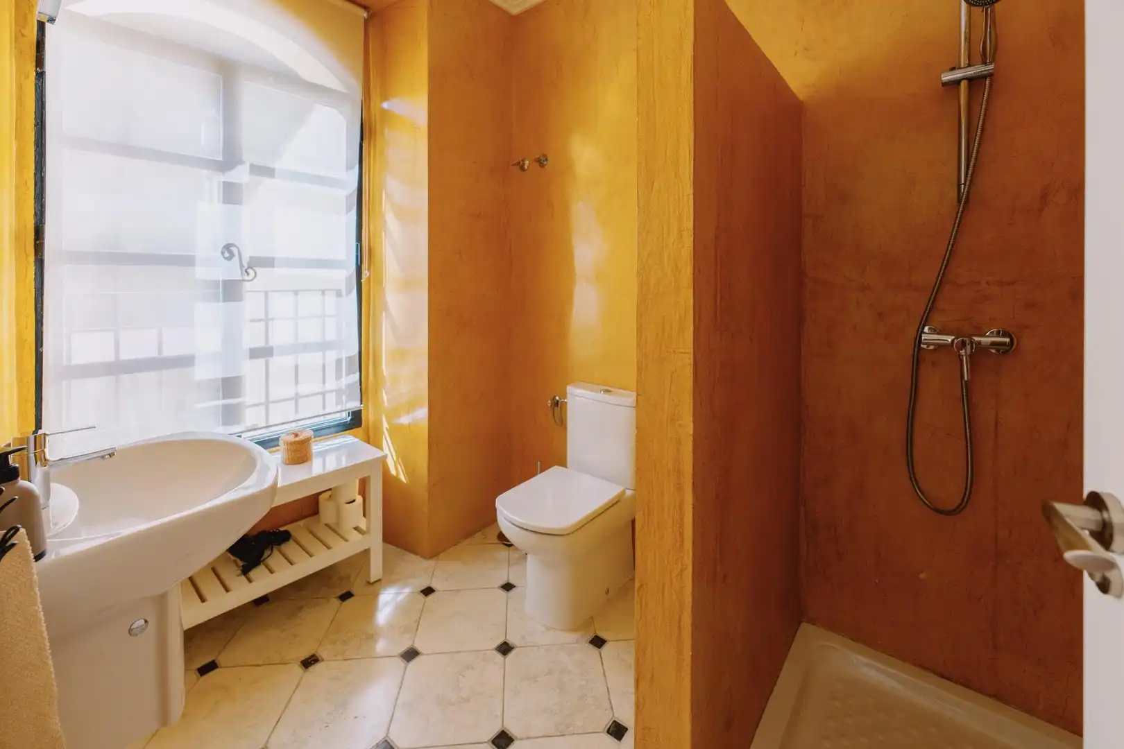 Baño de Finca rústica en venta en Setenil de las Bodegas