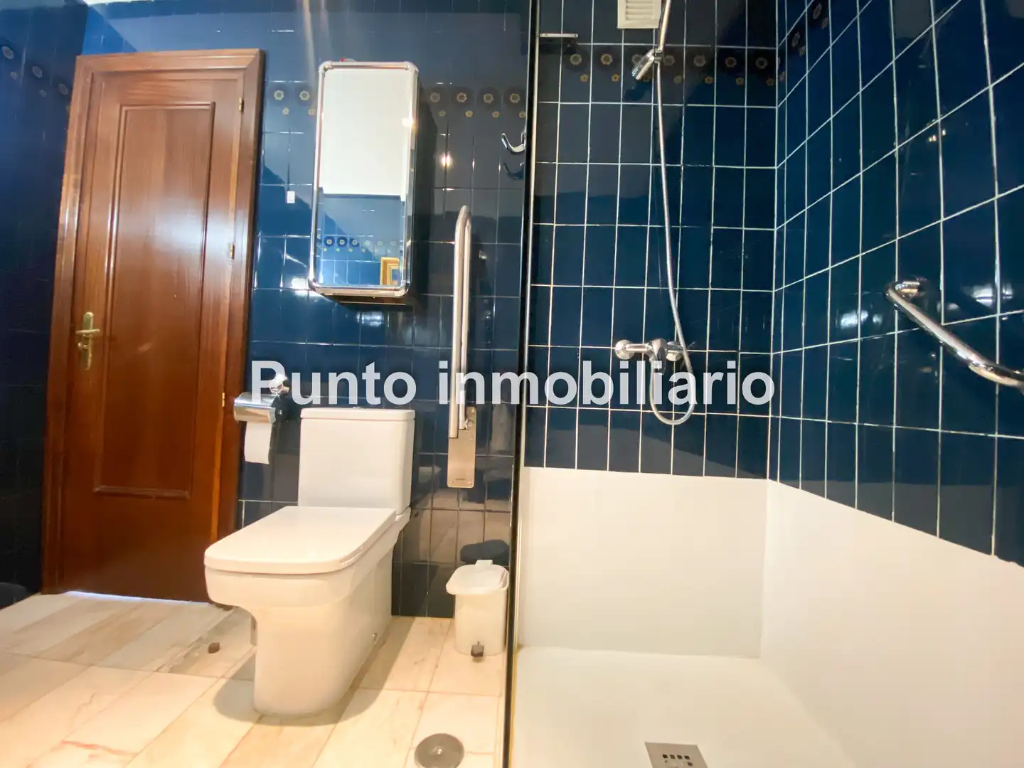 Bany de Pis en venda en Valladolid amb Calefacció, Parquet i Terrassa
