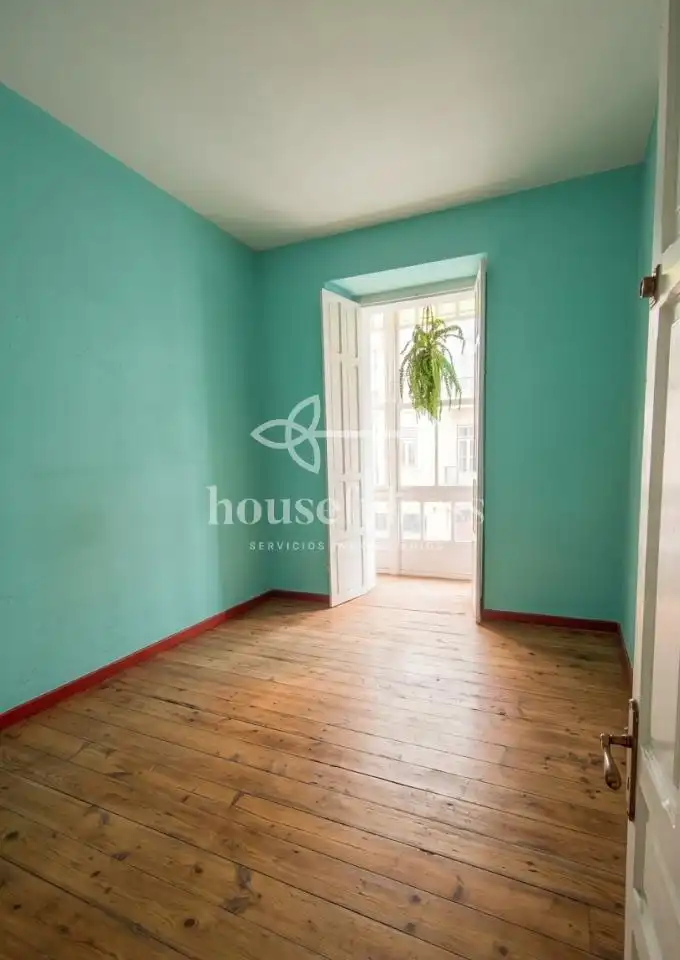 Schlafzimmer von Gebäude zum Verkauf in Ferrol