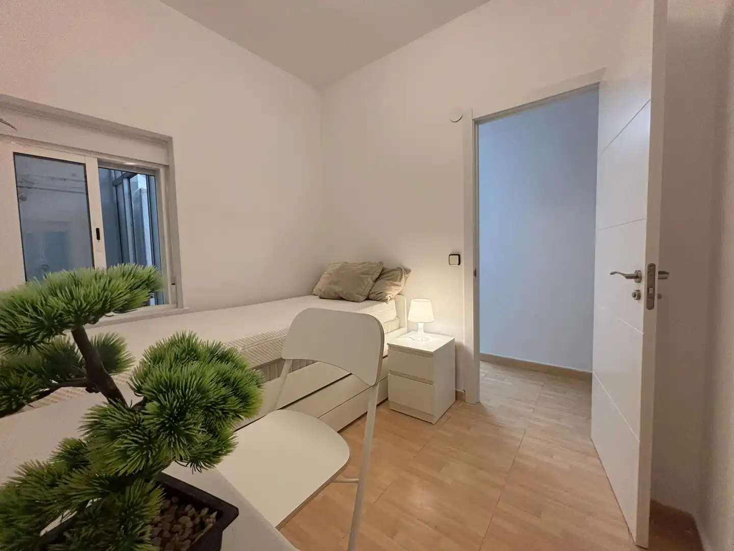 Schlafzimmer von Wohnung zur Miete in Madrid mit Klimaanlage, Heizung und Möbliert
