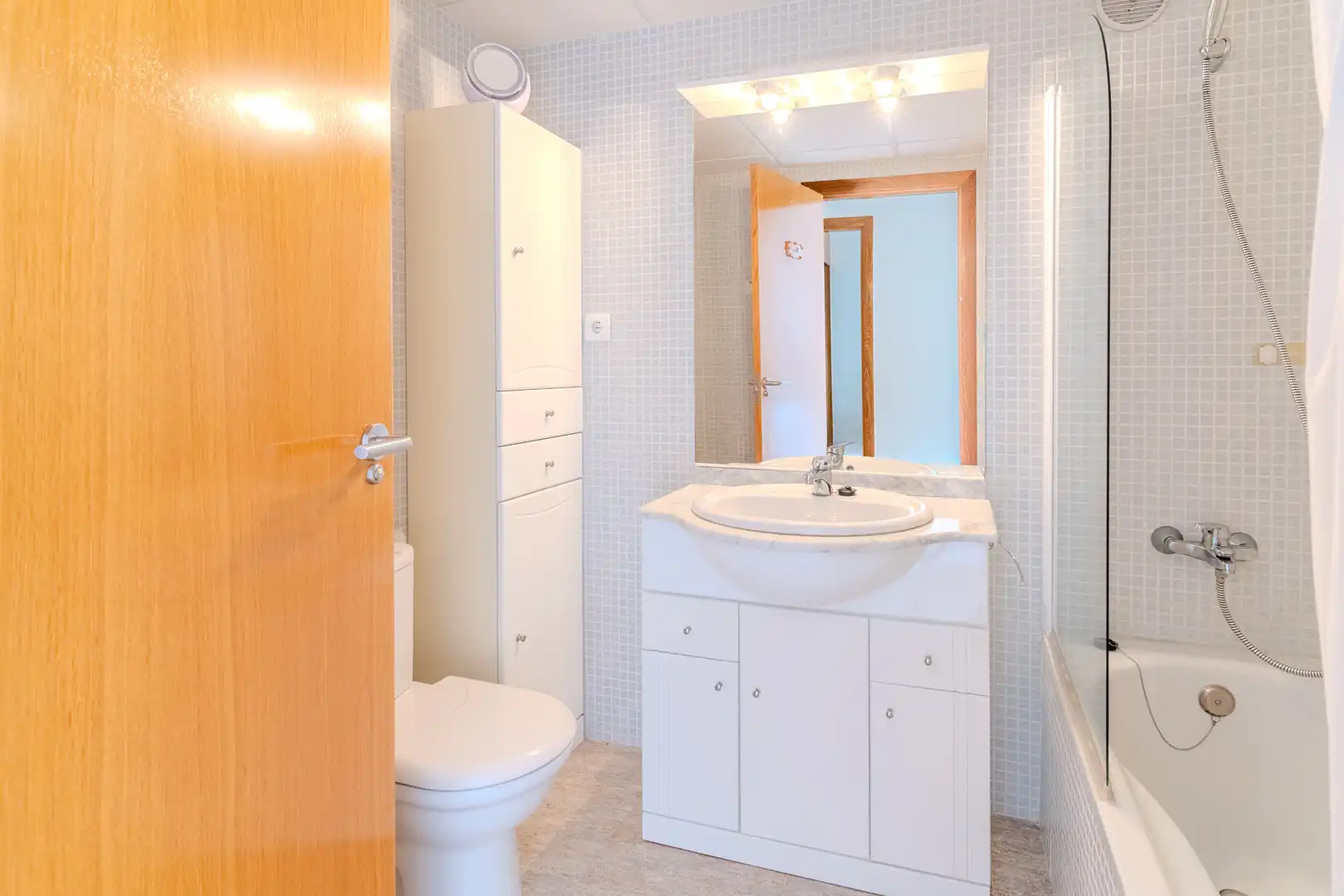 Baño de Piso en venta en Alcanar con Aire acondicionado, Calefacción y Terraza