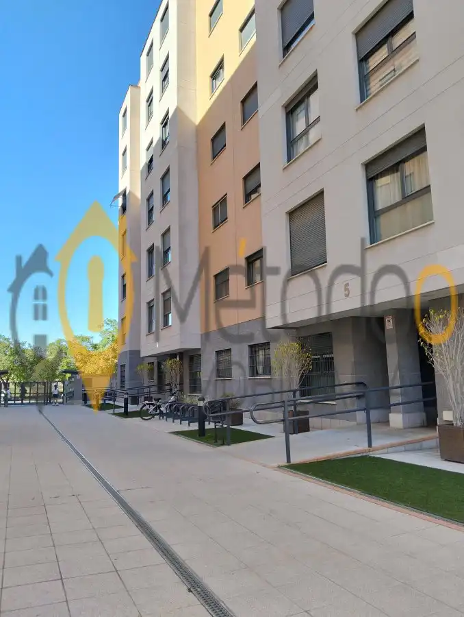 Vista exterior de Piso en venta en Sevilla con Aire acondicionado, Calefacción y Jardín privado