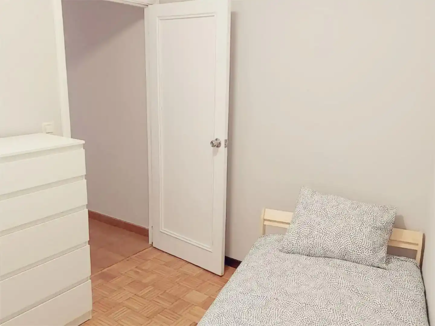 Bedroom of Flat for sale in Vigo 
