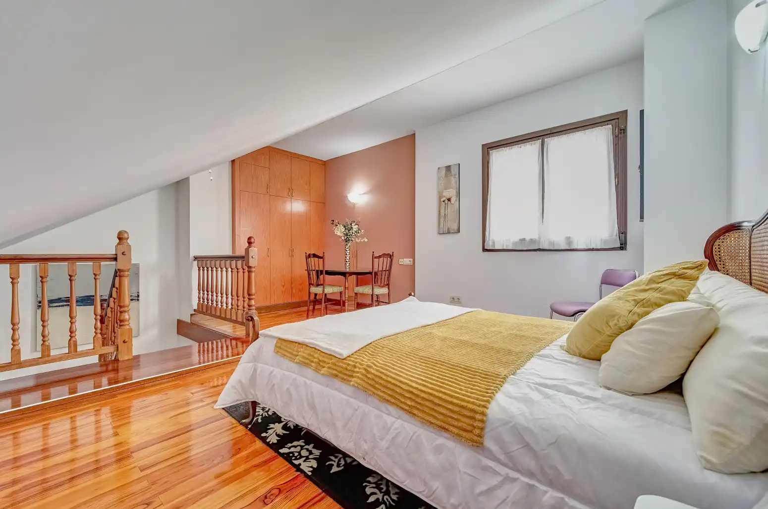 Habitación de Ático en venta en  Pamplona / Iruña con Calefacción, Parquet y Balcón