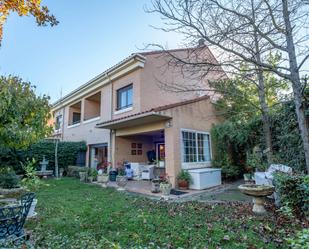 Exterior view of Single-family semi-detached for sale in  Zaragoza Capital  with Air Conditioner, Heating and Private garden