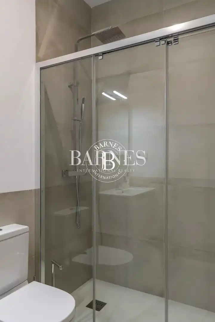 Badezimmer von Wohnung zur Miete in Madrid mit Klimaanlage, Heizung und Abstellraum