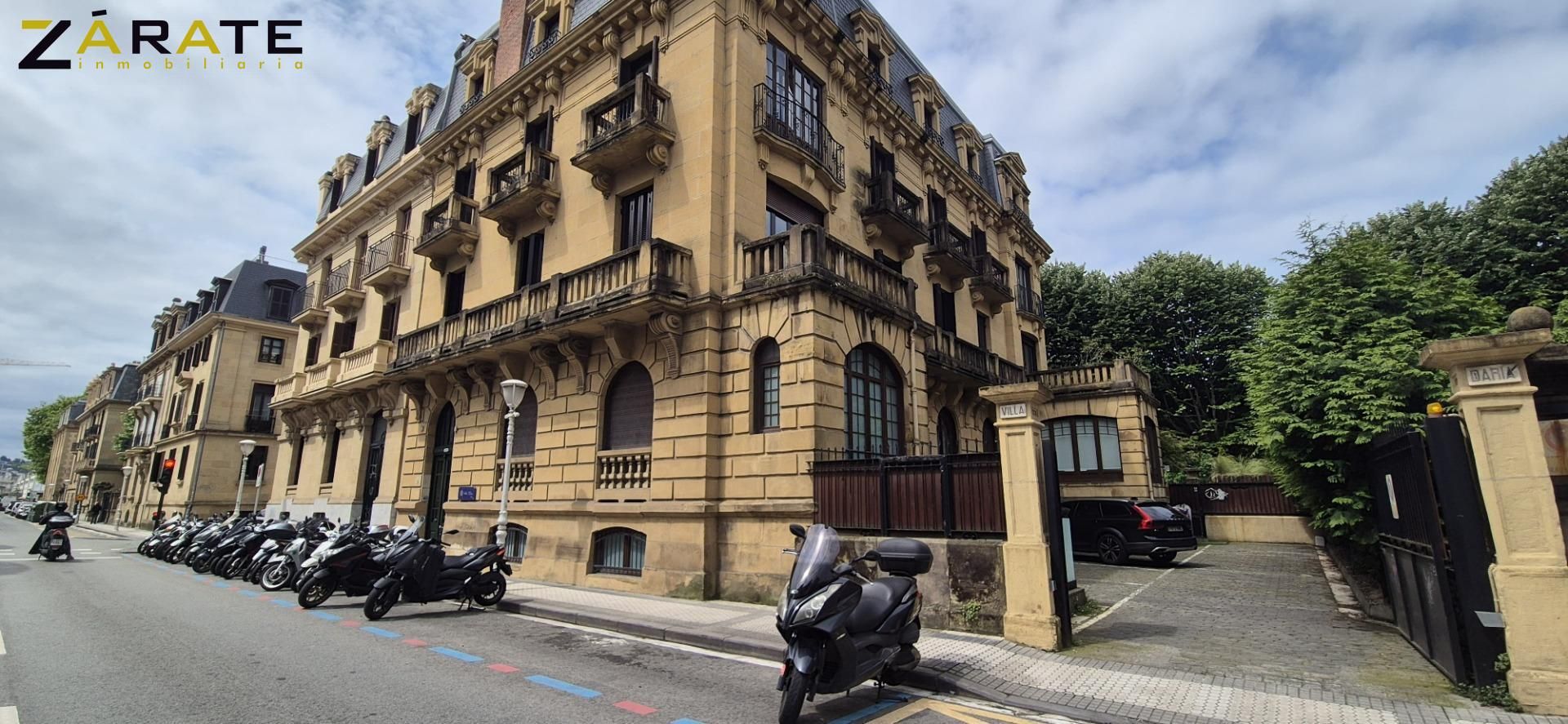 Exterior view of Duplex for sale in Donostia - San Sebastián   with Heating, Terrace and Balcony