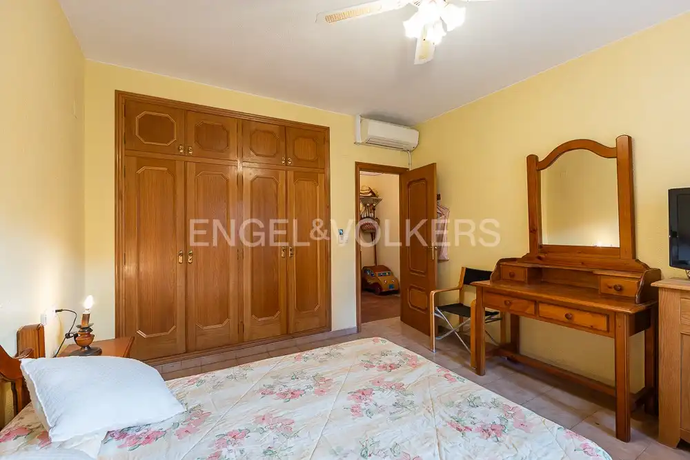 Habitación de Casa o chalet en venta en Alzira con Aire acondicionado, Calefacción y Jardín privado