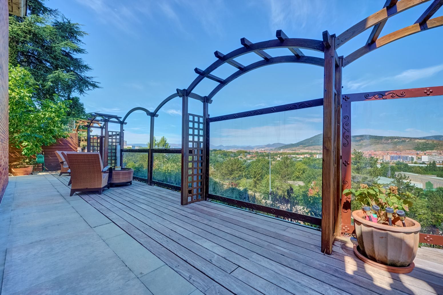 Terraza de Casa o chalet en venta en  Pamplona / Iruña con Calefacción, Jardín privado y Terraza