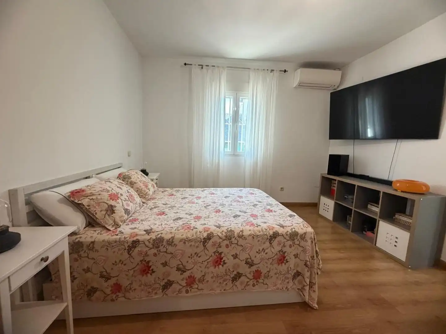 Dormitori de Casa o xalet en venda en Madrid amb Aire condicionat, Calefacció i Jardí privat