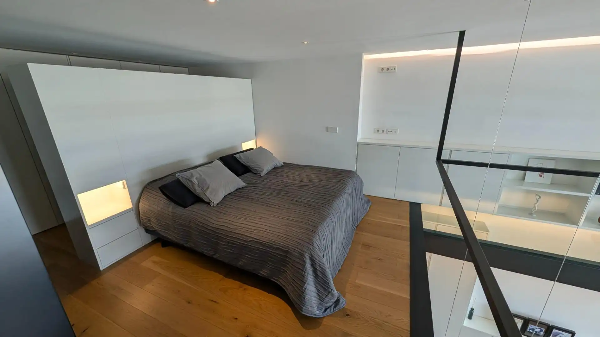Habitación de Dúplex en venta en Valencia con Aire acondicionado, Terraza y Trastero