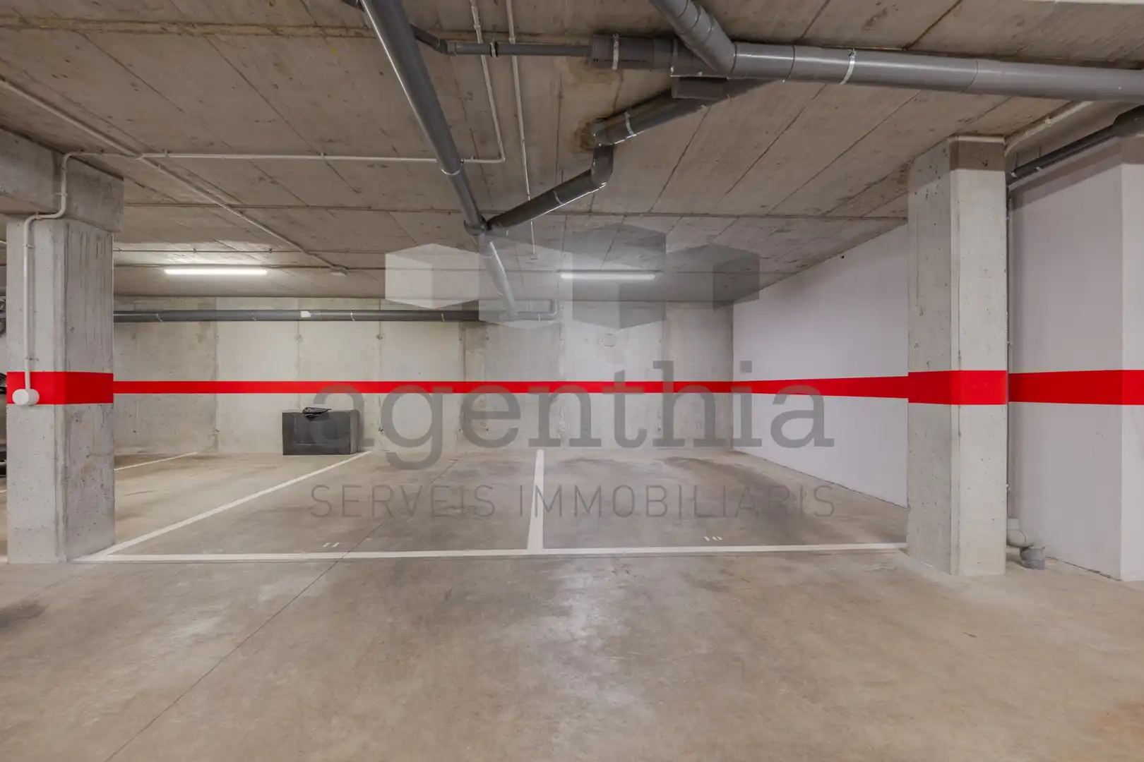 Parking de Piso en venta en Girona con Aire acondicionado, Calefacción y Trastero