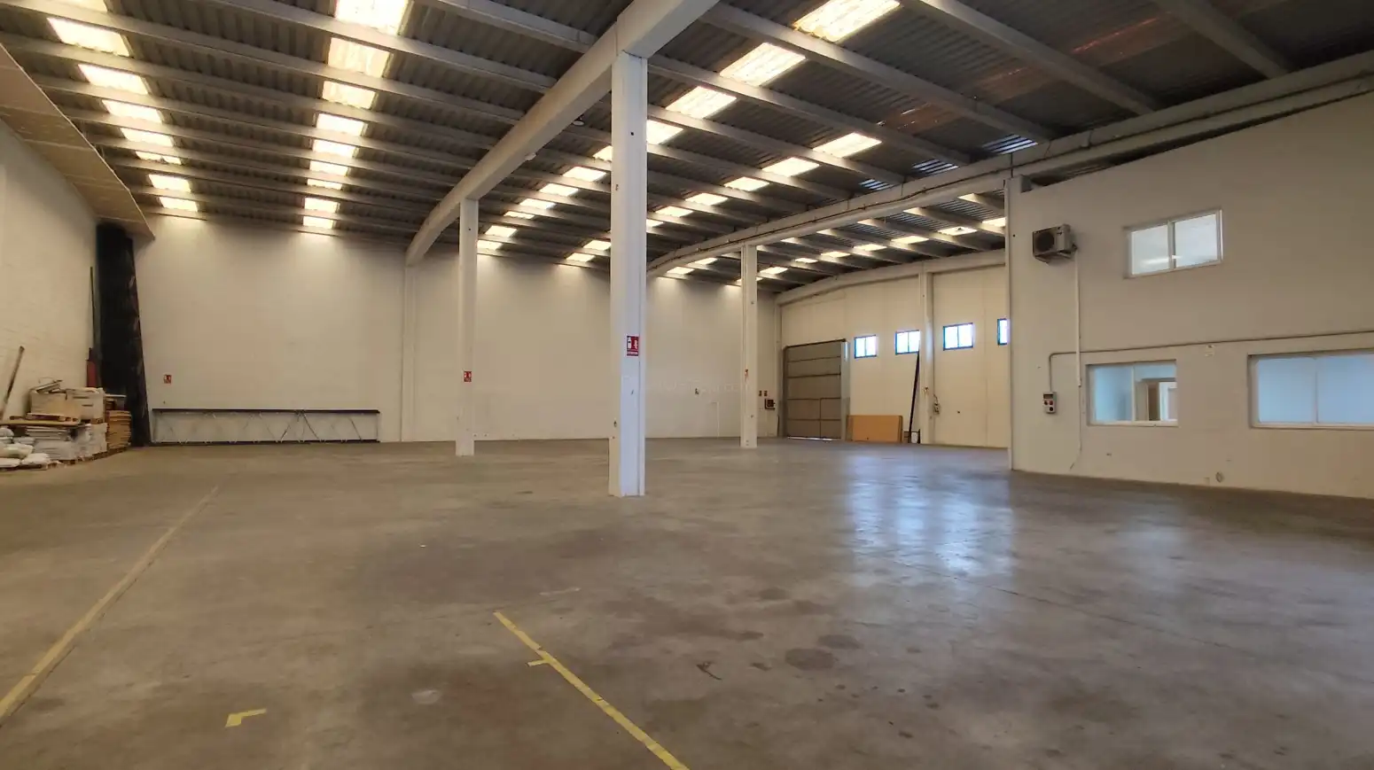 Nave industrial de alquiler en Arrúbal - Calle Río Alhama, Arrúbal
