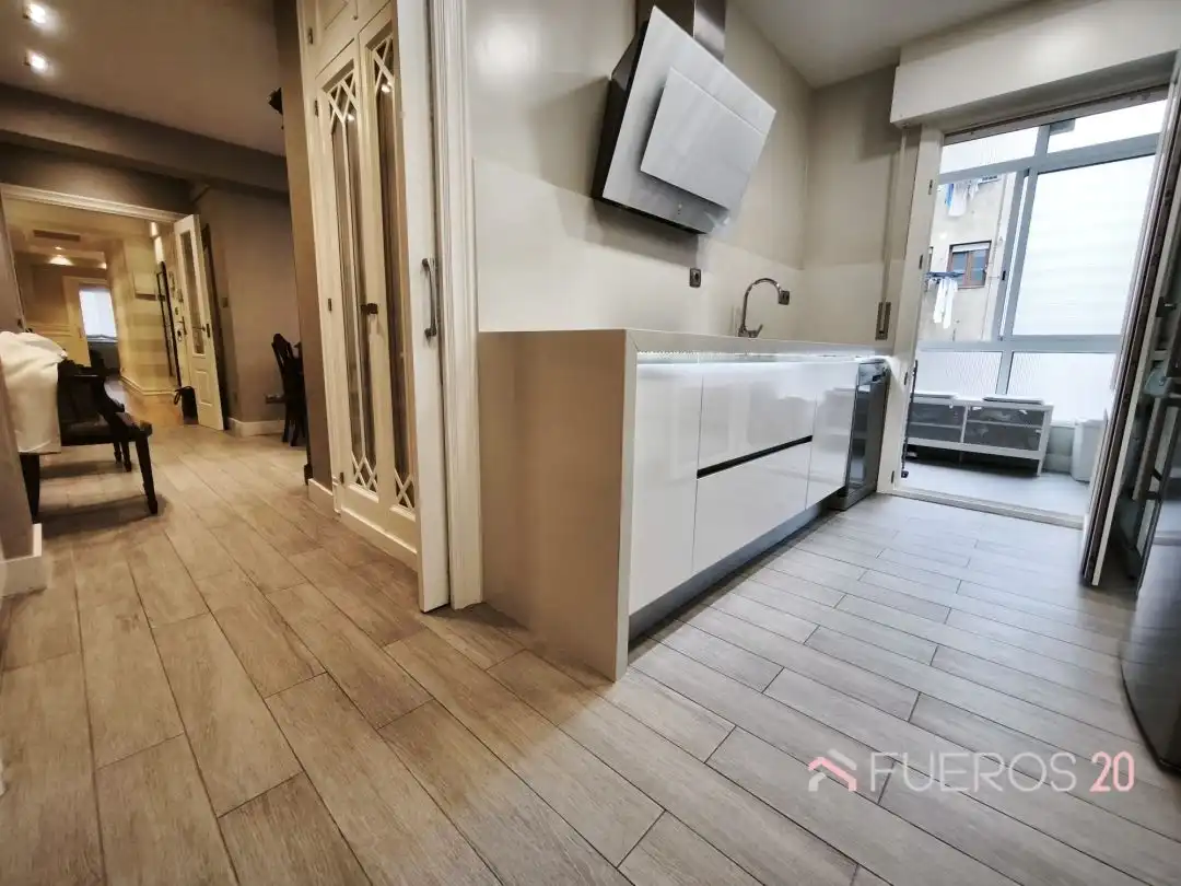 Cocina de Piso en venta en Barakaldo  con Calefacción, Terraza y Balcón