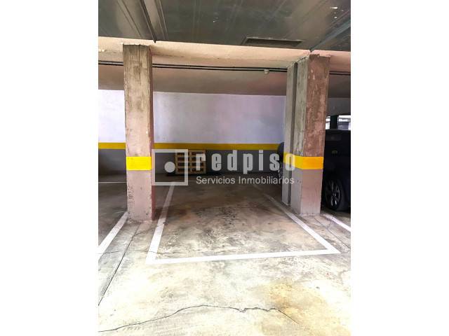 Garaje en Venta en Parla Este