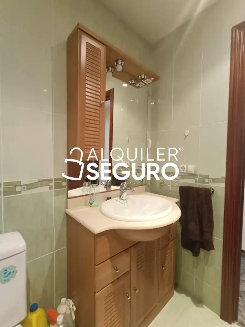 Badezimmer von Wohnung zur Miete in Universidad