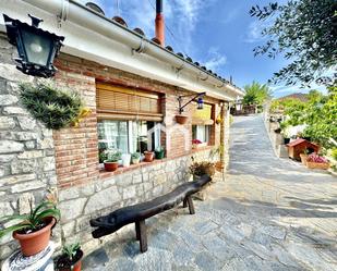 Vista exterior de Casa o xalet en venda en Argentona amb Aire condicionat, Terrassa i Forn